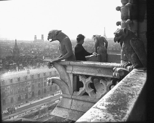 greeneyes55:  Notre Dame Paris 1907 Photo: Felix Thiollier  