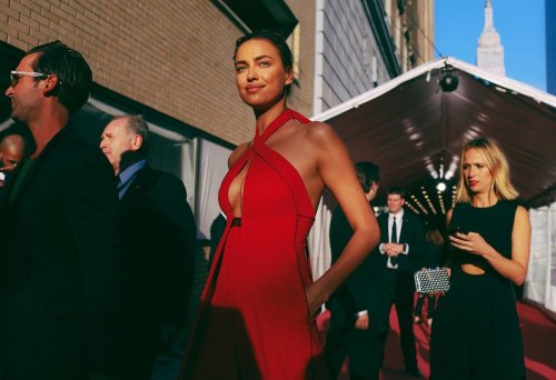 fistfulofpower:  www.fistfulofpower.tumblr.com: Irina Shayk arrives in Misha Nonoo. CFDA Awards 2016