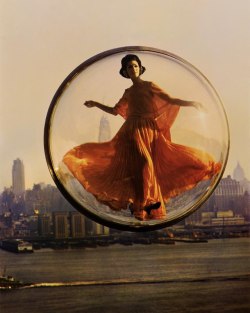 aleworldaddict:‘Over New York’  Photographed by Melvin Sokolsky (1963)