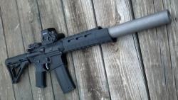 blackbeard-main:  Really diggin the MagPul