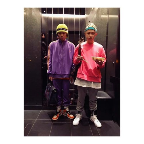 INSTAGRAM*********20.07.2017[U-KWON]Por que o que por quewww.instagram.com/p/BWwy0c0FOYw/Tra