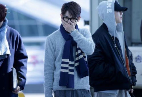 jinyoungarchive: peachy peach