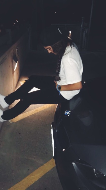 imthehomoyourmomwarnedyouabout: brutally-fresh: no but when I find the right girl, i’m gonna t
