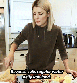 gracehelbig:thatsgrace:MAKING SPAGHETTI FOR BEYONCEget in formation