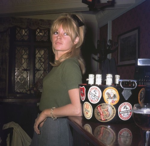 Snaps of Brigitte Bardot in a London pub in 1968. A photographer took her there, apparently just to 