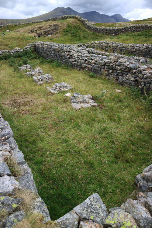 The Granaries and the Commander’s House, Hardknott Roman Fort, Cumbria, 31.7.18.The granaries in thi