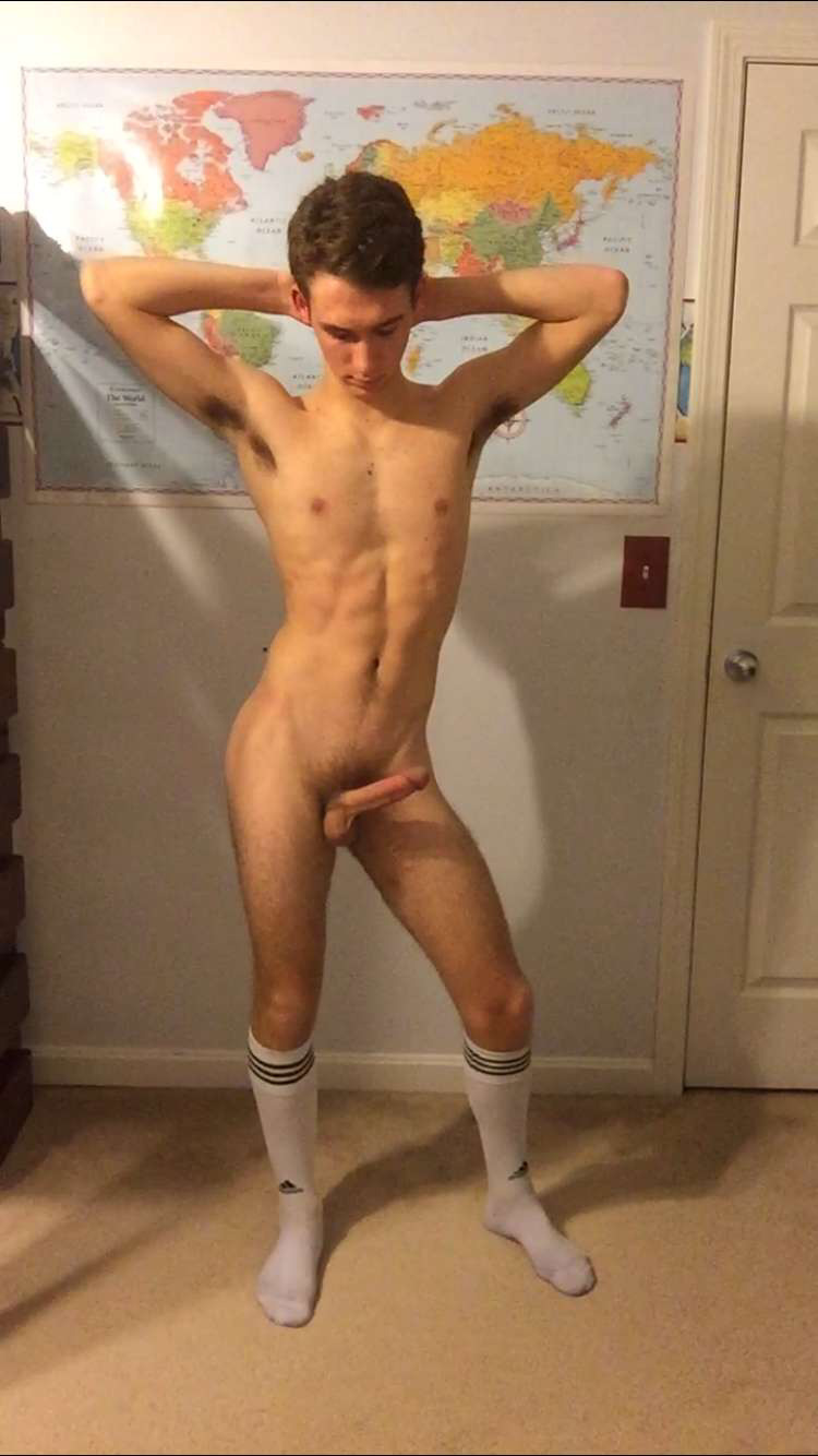 guysinshortsandsocksxxx:  fagsbait:  Larkin (18)Larkin is a dirty stud who plays