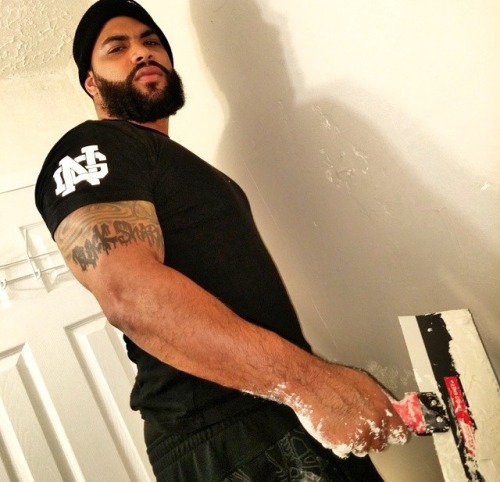 tete-baby:  tastyblkman:  Bigg Beard..  Yes I love a big think dude  Yaaaaassssss!