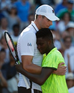 Isner def. Tiafoe 3-6, 4-6, 7-6(5), 6-2,