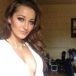 missdanidaniels:  😄