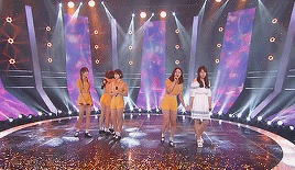 pastilpop:  anonymous made me choose:rough/snowflake or navillera/lol era 