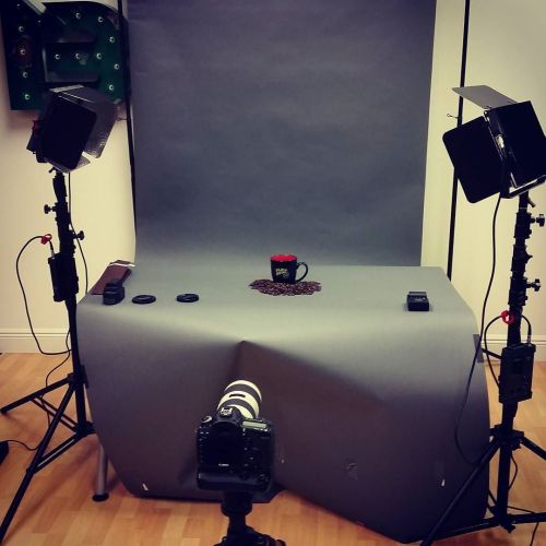 brandamos:  Coffee cup shoot. Using the new @aputurephoto lights, @edelkrone quickrelease one, and coffee from @calusacoffee  #coffee #coffeetime #canon5dmkiii #teamcanon #brandamosbts #canonphotography #canoneos5dmkiii #ledlights http://ift.tt/1MbRLs8