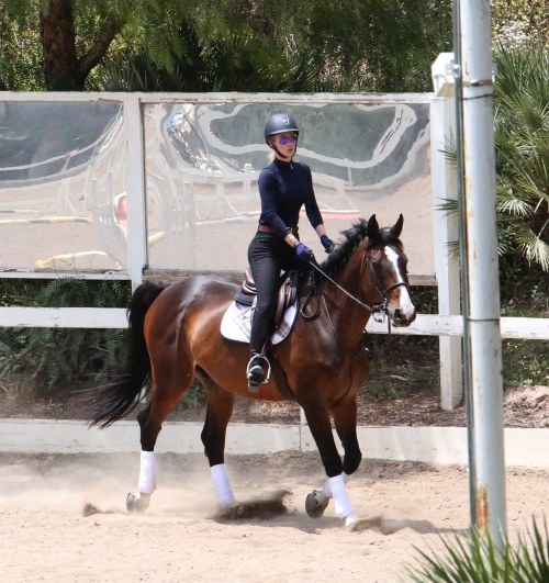 celebs-dailyus:  Iggy Azalea riding a horse in Los Angeles - May 27 