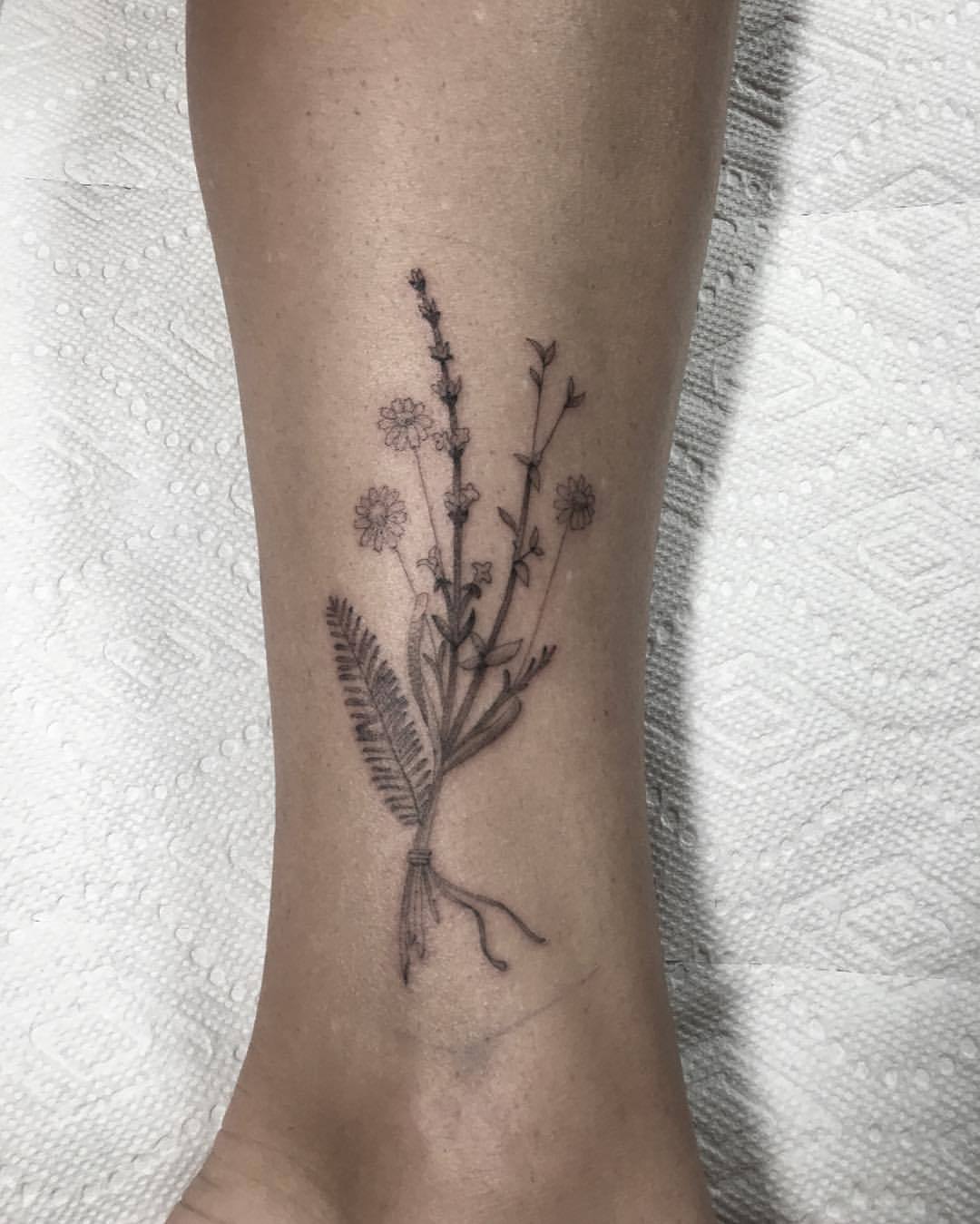 𝖒𝖎𝖘𝖍 on Instagram Single needle rose and crescent moon Done at  littletokyo