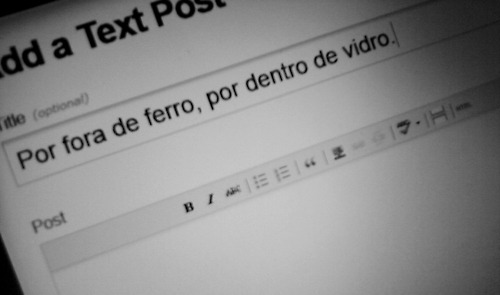 Pobre homem de sonhos intensos e medos perversos