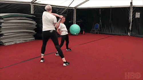 asininetruth:bearsofair:Fight training behind the scenes with Gwendoline Christie and Maisie William
