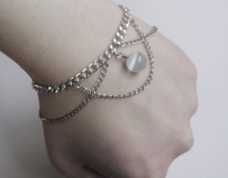 ofstarsandwine:  ethereal chain bracelet