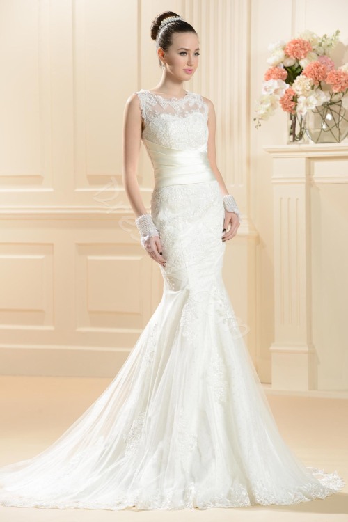 Lace sleeves wedding dress