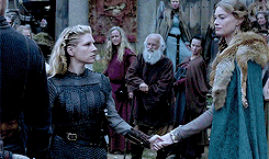 delsxnrowe:Vikings Meme: Four Relationships (2/4)Aslaug & Lagertha