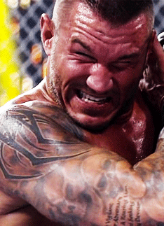 xproudortonite:  randy orton vs. mark henry, hell in a cell.  I like your face! =D