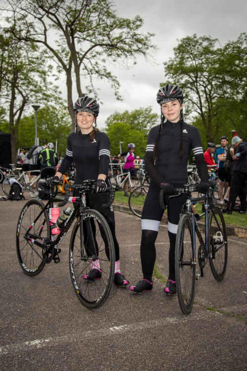 bikesandgirlsandmacsandstuff: (via Mitie London Revolution Ride - Little Wheels)