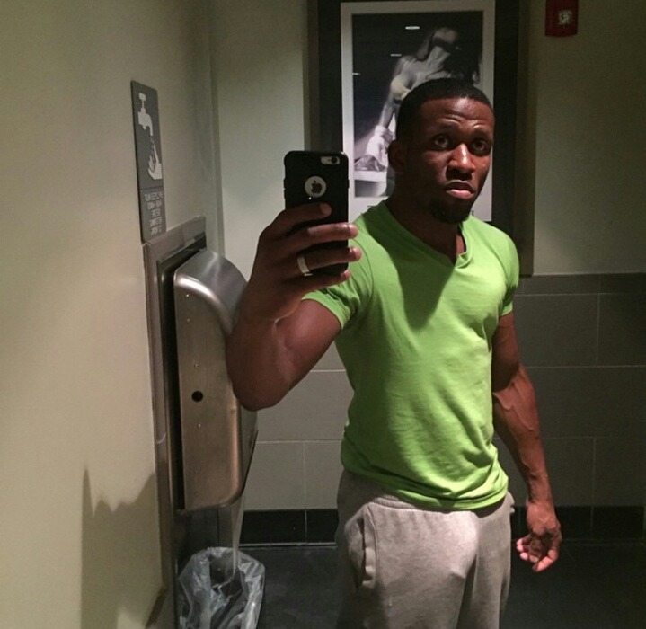 dachocolatefactory:  mytypeofdude:  That curve tho…       (via TumbleOn)