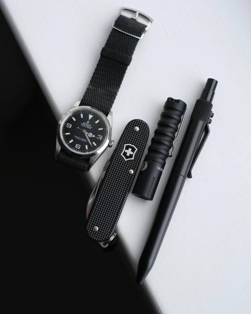 Nice and simple Saturday gear. . . . #aloxcadet #victorinox…
