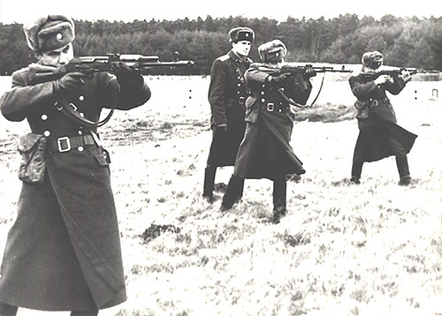 fuldagap:  Soviet Army train with a AK-74 assault rifle.