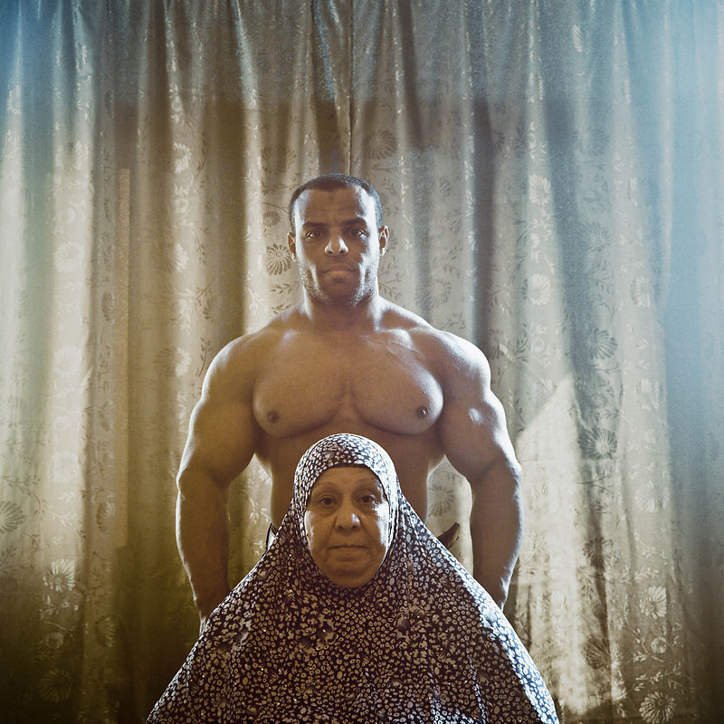 hopeful-melancholy:  Egyptian bodybuilders pose with their mothers. In Egypt, perfecting