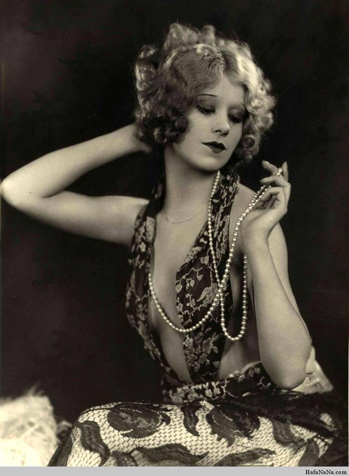 vampsandflappers:  Vintage burlesque dancer and actress Faith Bacon, ca. 1930.  