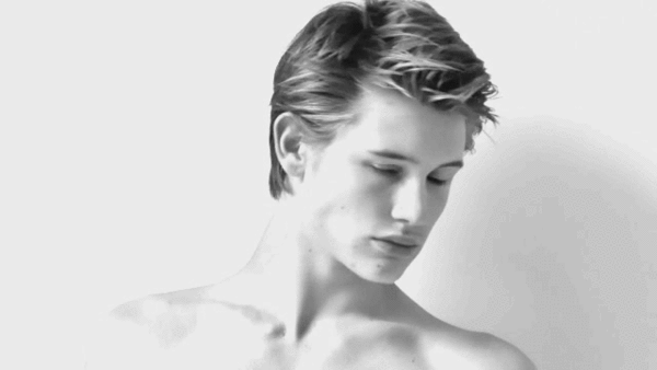 lesliaisonerotiques:  PADDY MITCHELL - GIF BY http://lesliaisonerotiques.tumblr.com/