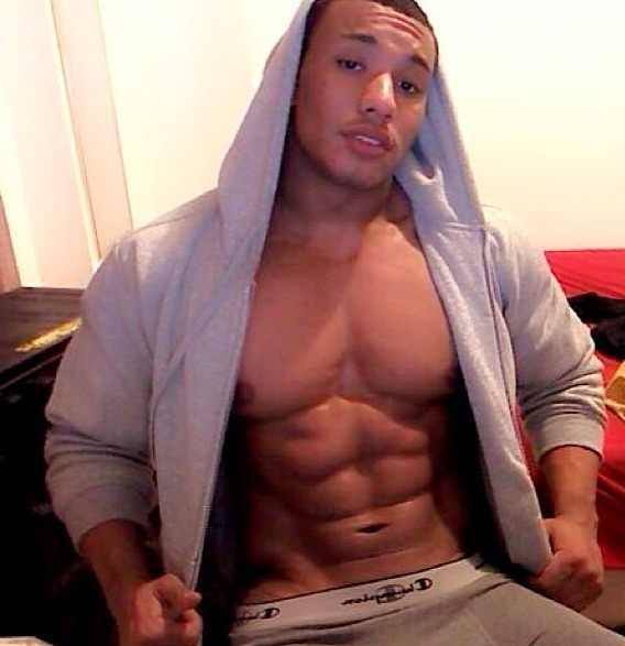 Hesgorgousandnaked