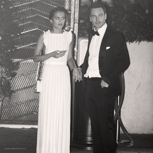 MichaelFassbender & AliciaVikander en el AfterParty de Los GoldenGlobes 10.01.2016