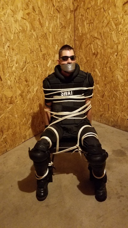theuajock: One SWAT guy was not enough to capture this fugitive. Time for this pig to get a “prison” treatment. Oink oink piggy cop…