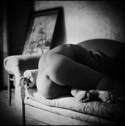La Dame Aux Pieds Nus