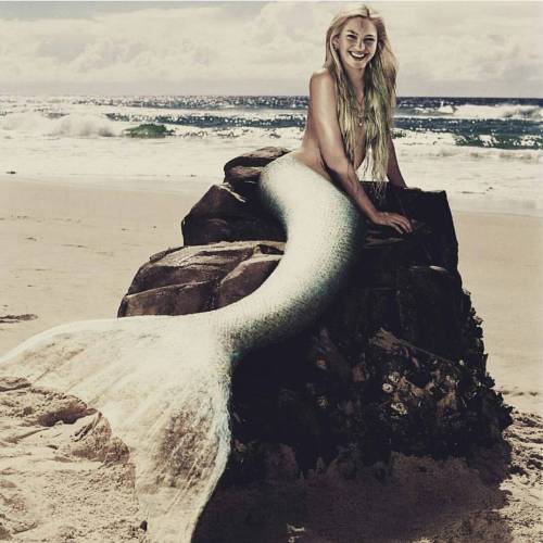 queen-rosiehw: mermaid Candy @angelcandices @themermaidfiles #AngelCandices #CandiceSwanepoel #TheMe