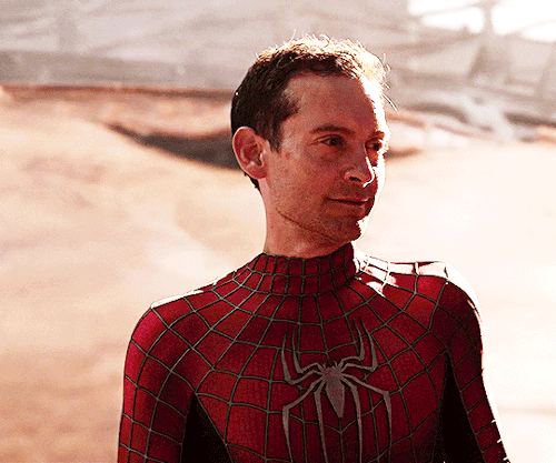 maguires:Tobey Maguire as Peter Parker/Spider-Man in SPIDER-MAN: NO WAY HOME (2021) dir. Jon Watts 