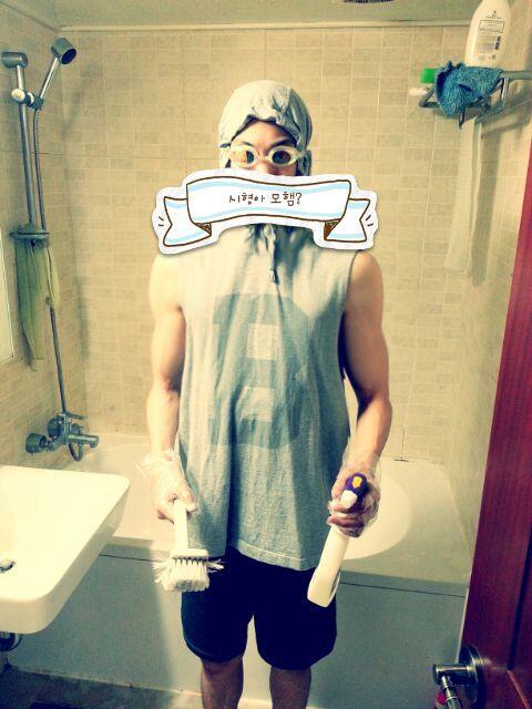 fyhistory:   140613 Dokyun’s Twitter Update …..zz pic.twitter.com/6ZDWIe9SlR 140613 Sihyung’s Twitter Update “@_nadokyun: …..zz pic.twitter.com/zjnkKt9qts“ 끝났습니다…..약 냄새에 취한듯..머리야…  source: @_nadokyun @_kimsihyoung