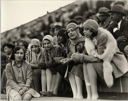 nudiemuse:  ersassmus:  African American flappers and Jazz Age women  HOLY SHIT I HAVE NEVER SEEN BLACK FLAPPERS BEFORE! 