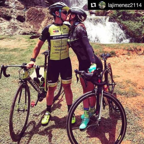 drumetii: blog-pedalnorth-com:  A great cycling couple  #Repost @lajimenez2114 with @repostapp ・・・ A