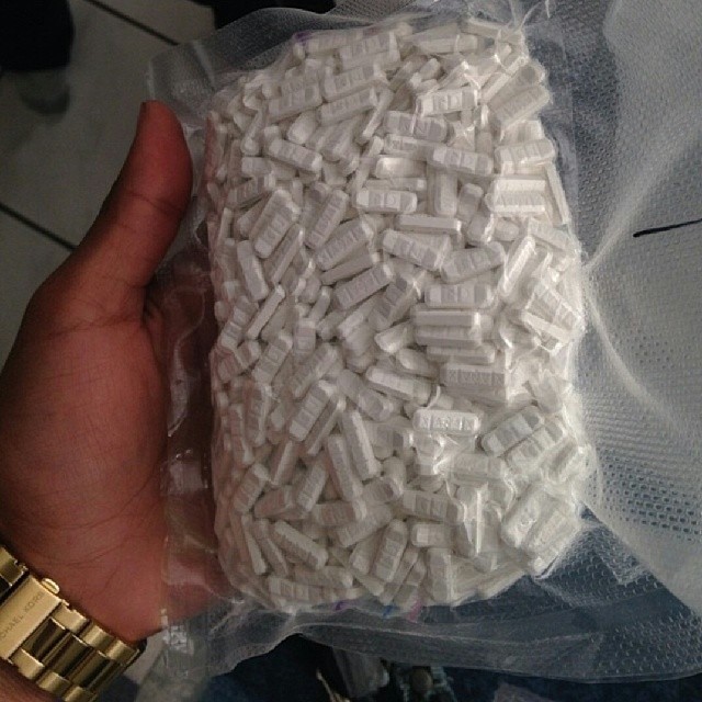 trapwolfe:  uhuf:  🚬💊🔫💵  ##