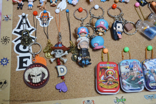 One Piece  Keychains~ i need another board xD