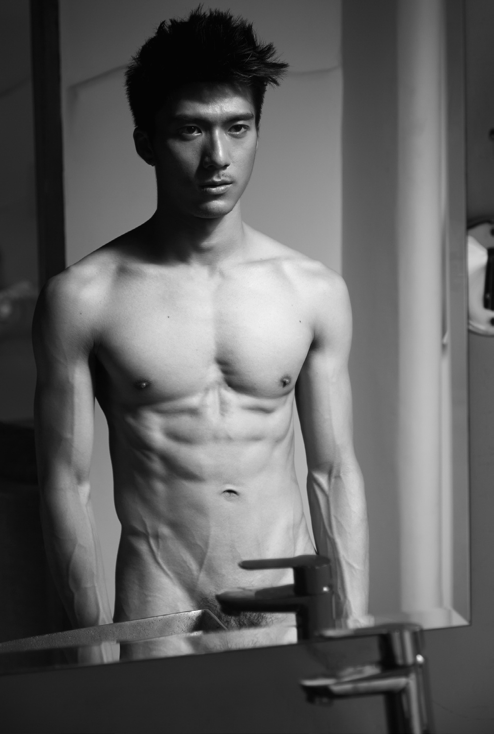 onlyasianhunks:   Jutapat Jarernsungnern-(Iknotus)^8