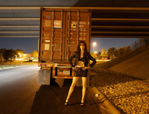 Sissy Erica - Meet me in the underpass so you can hook your “Big Rig” to my trailer