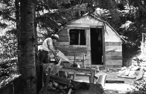 Photos: Ruth Mountaingrove Collection, University of Oregon Libraries.&ldquo;Small cabins were e