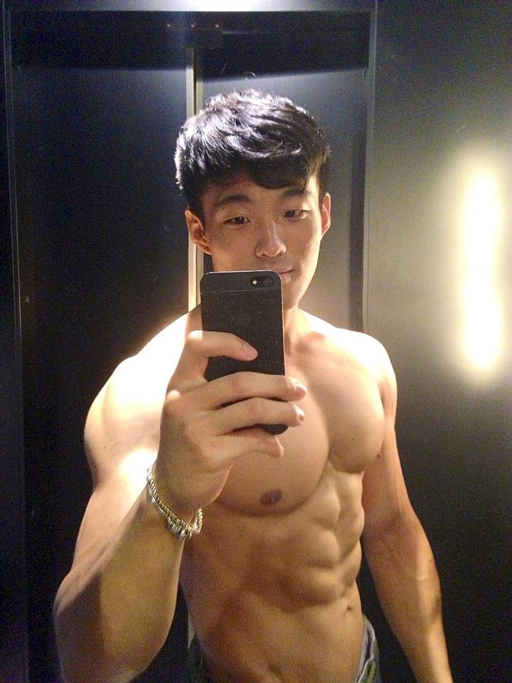 sfboy69:  Korean bodybuilder and model … 추형 주 FUCKING HOT!!!!  Damn that