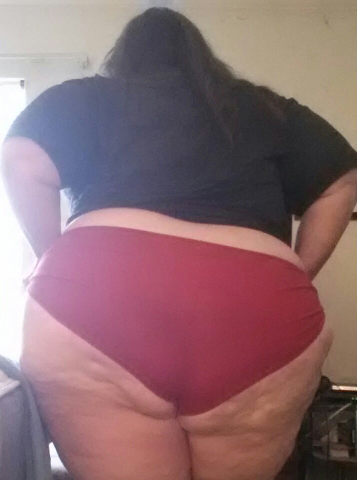 wickedlywenchy:  Requested red panties