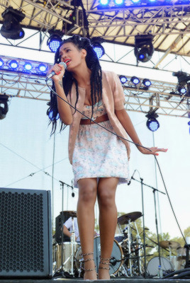 jessicaisgray:   Solange performing at the 2013 Bonnaroo Music &amp; Arts Festival 