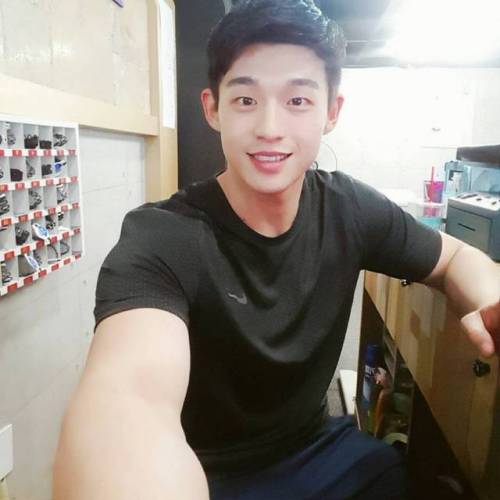 korean-boys: www.instagram.com/jwj_93