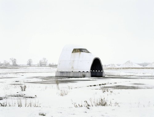 ‘Concrete Mirrors’ Concrete Mirrors deals with the iconography of space conquest during the 60s, bac